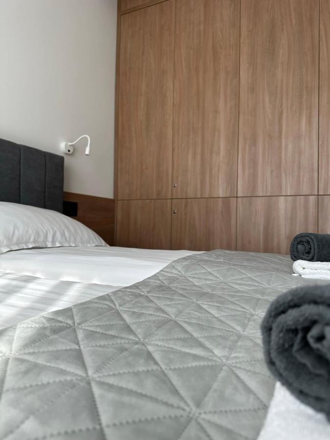 Luxury By The Lake Ap 28 Sibiu Buitenkant foto